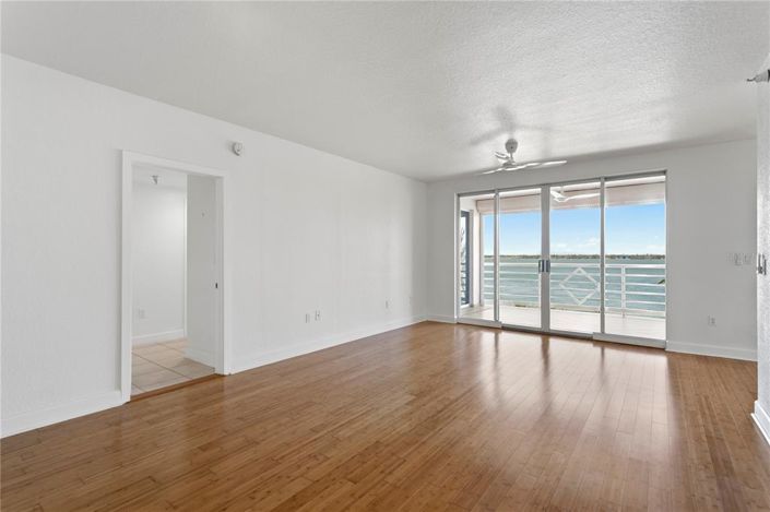 Image No.15-3 Bed Property for sale