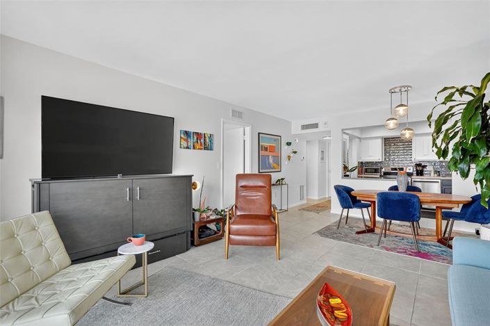 Image No.11-1 Bed Property for sale