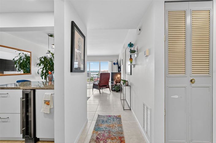 Image No.2-1 Bed Property for sale