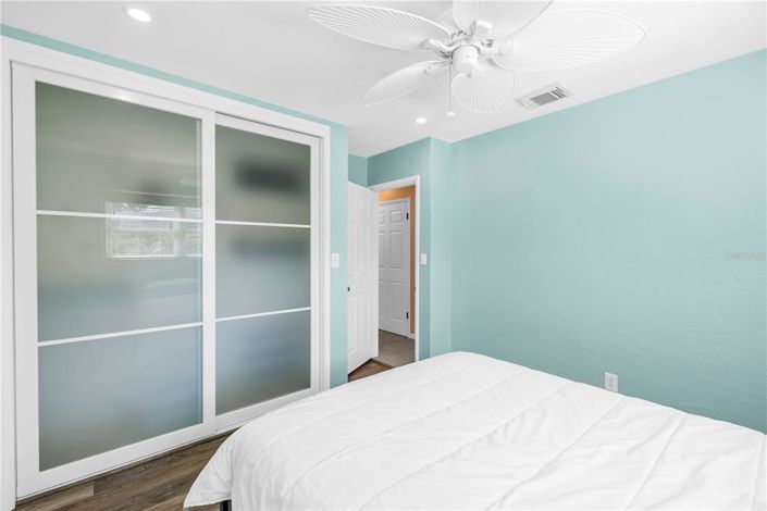 Image No.15-3 Bed Property for sale