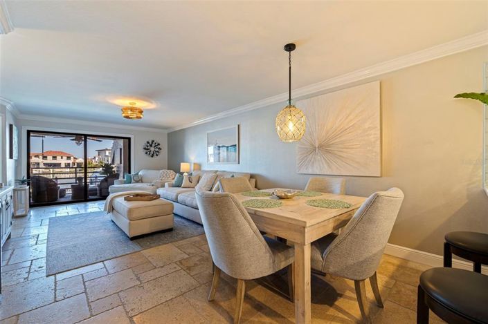 Image No.12-2 Bed Property for sale