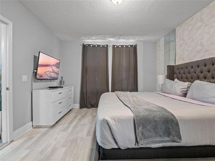 Image No.17-4 Bed Property for sale