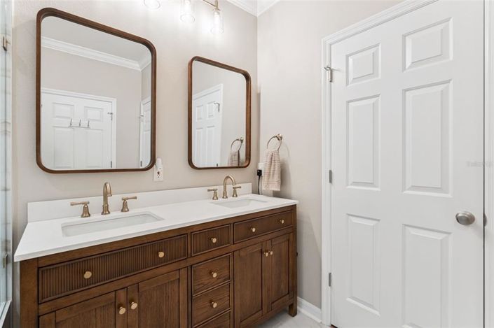 Image No.19-3 Bed Property for sale