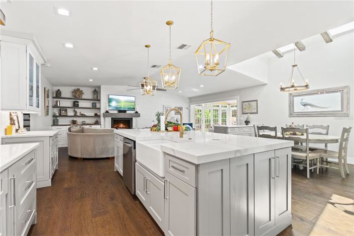 Image No.10-5 Bed Property for sale