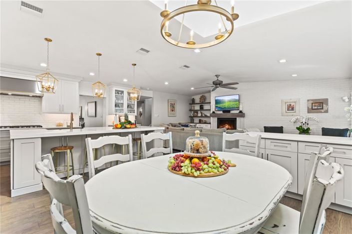 Image No.12-5 Bed Property for sale