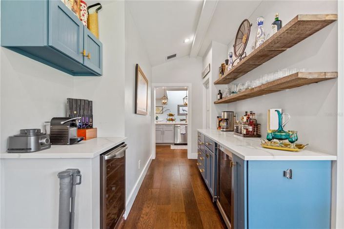 Image No.14-5 Bed Property for sale