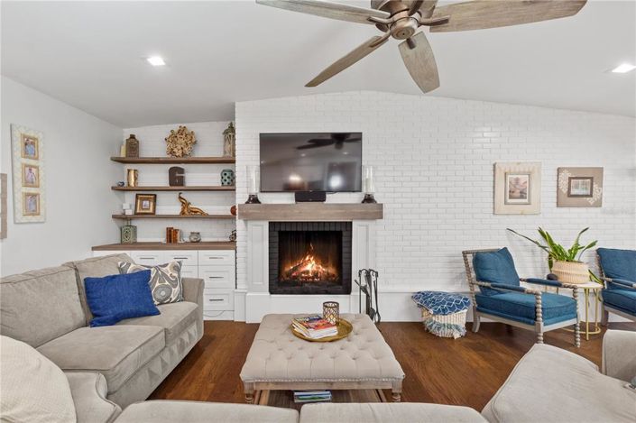 Image No.19-5 Bed Property for sale