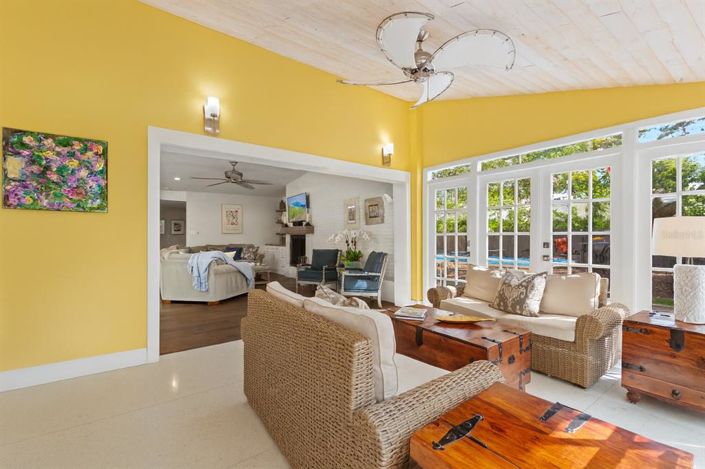 Image No.23-5 Bed Property for sale