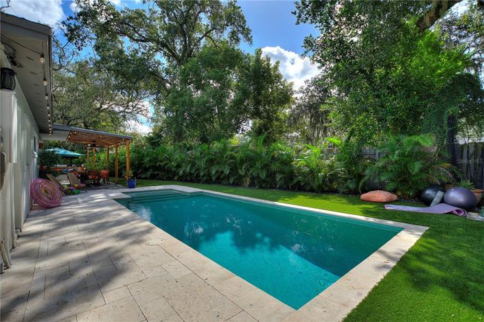 Image No.30-5 Bed Property for sale