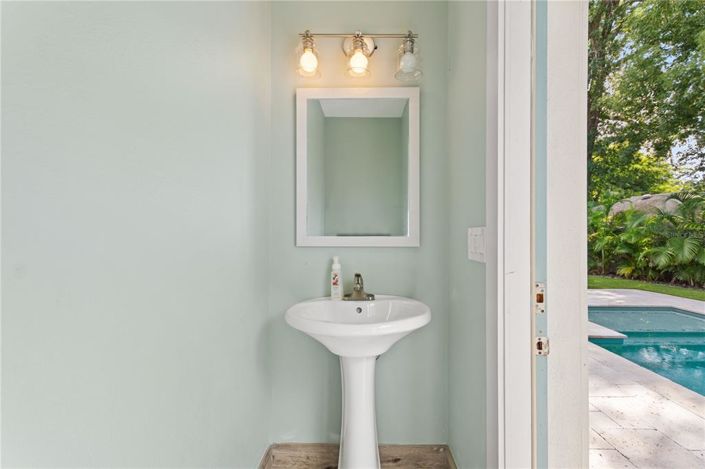 Image No.31-5 Bed Property for sale