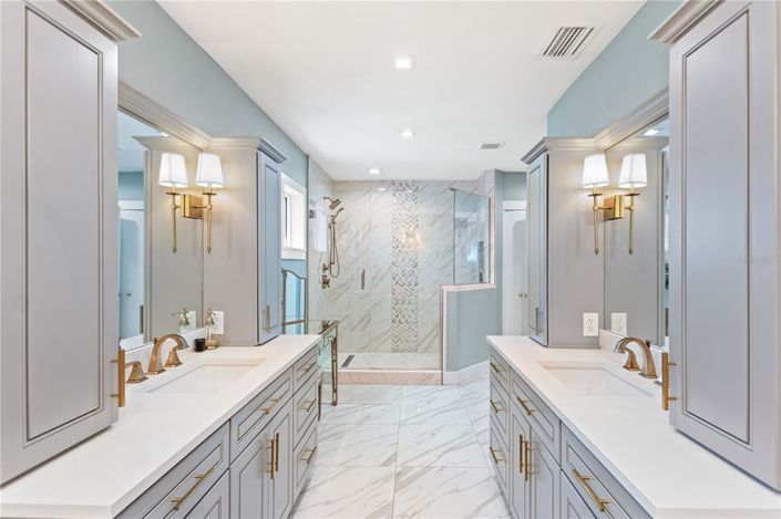 Image No.45-5 Bed Property for sale