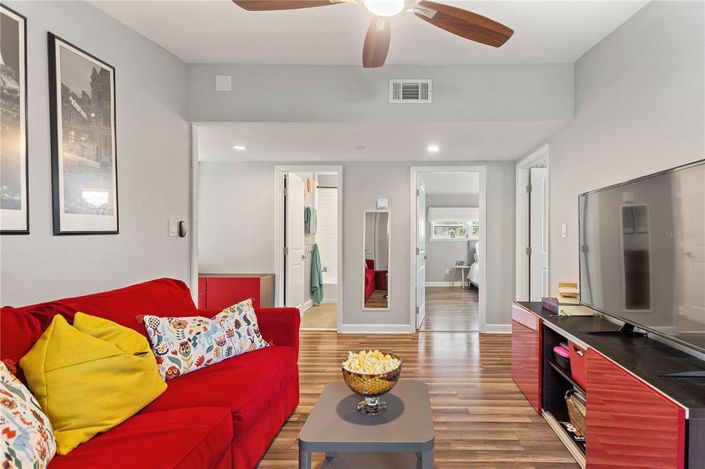 Image No.54-5 Bed Property for sale