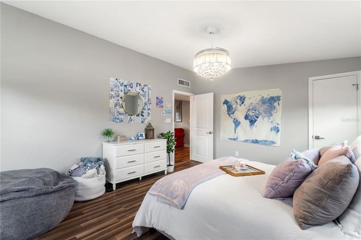 Image No.57-5 Bed Property for sale