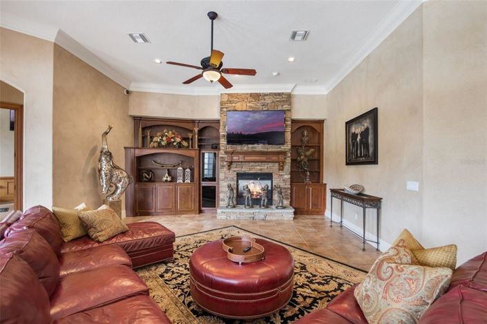 Image No.41-4 Bed Property for sale