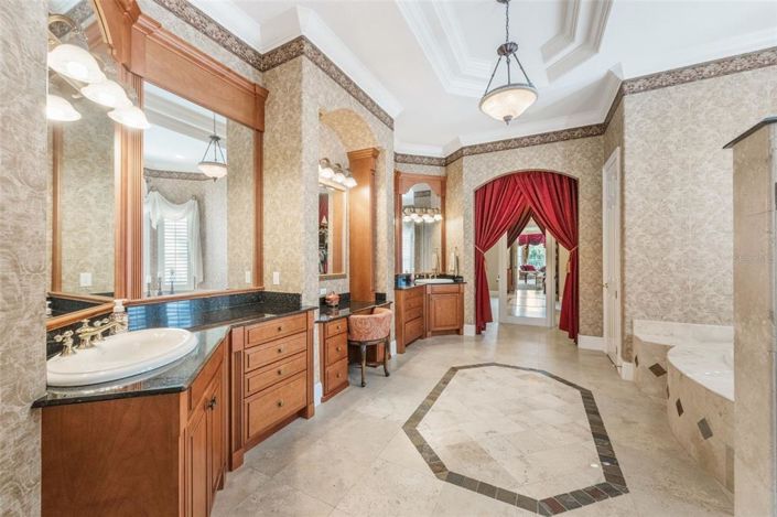 Image No.46-4 Bed Property for sale