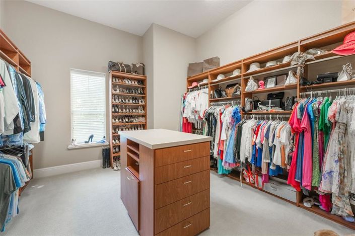 Image No.50-4 Bed Property for sale