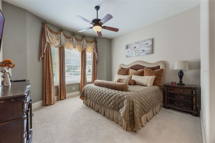 Image No.56-4 Bed Property for sale