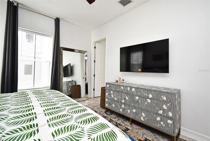 Image No.17-2 Bed Property for sale