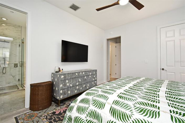 Image No.18-2 Bed Property for sale