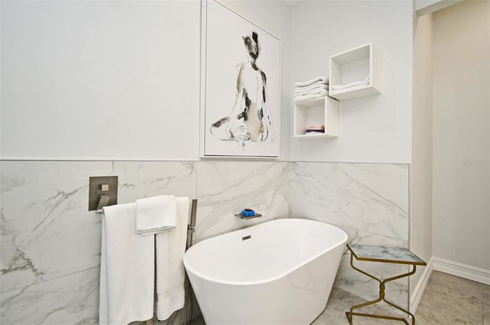 Image No.22-2 Bed Property for sale