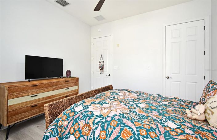 Image No.25-2 Bed Property for sale