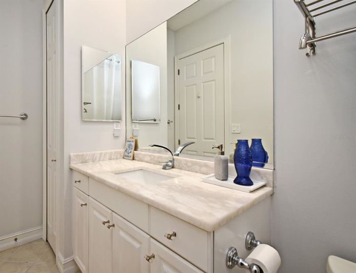 Image No.27-2 Bed Property for sale