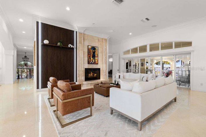 Image No.13-5 Bed Property for sale