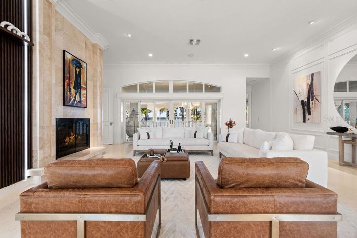 Image No.14-5 Bed Property for sale