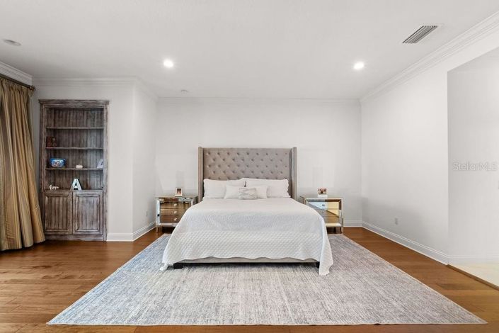 Image No.35-5 Bed Property for sale