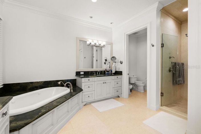 Image No.36-5 Bed Property for sale