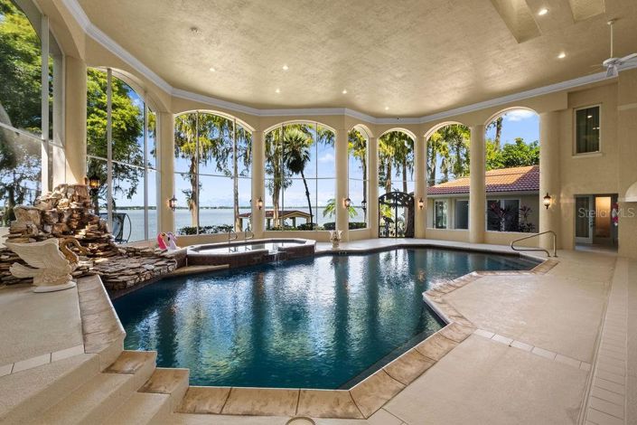 Image No.65-5 Bed Property for sale