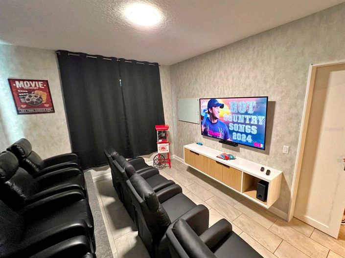 Image No.10-5 Bed Townhouse for sale