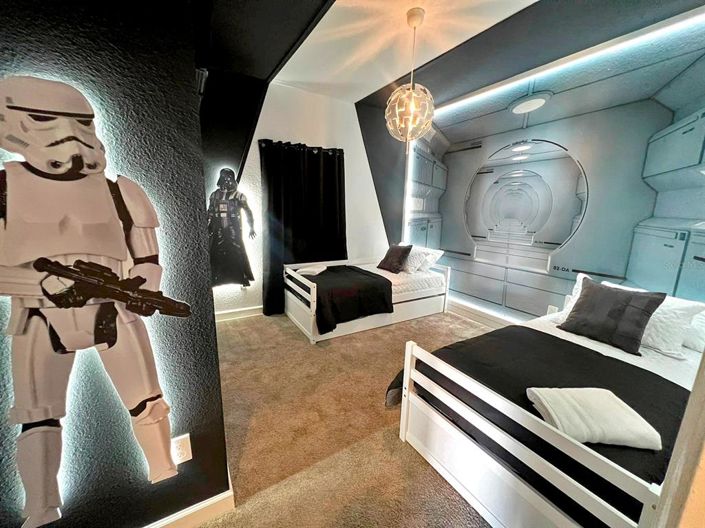 Image No.17-5 Bed Townhouse for sale