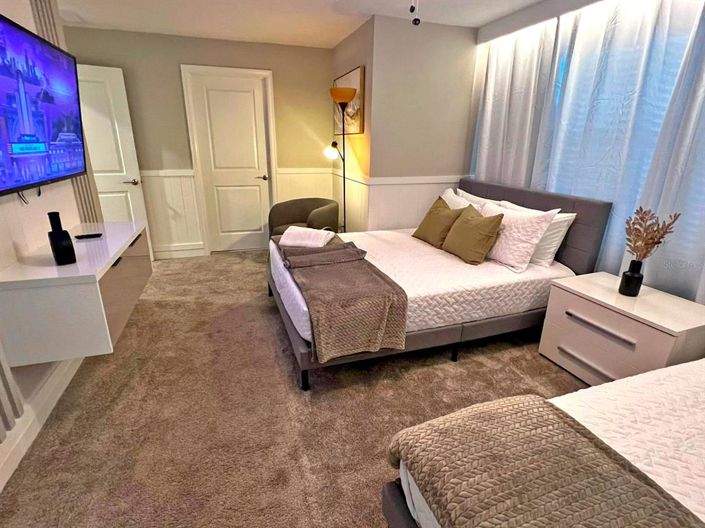 Image No.26-5 Bed Townhouse for sale