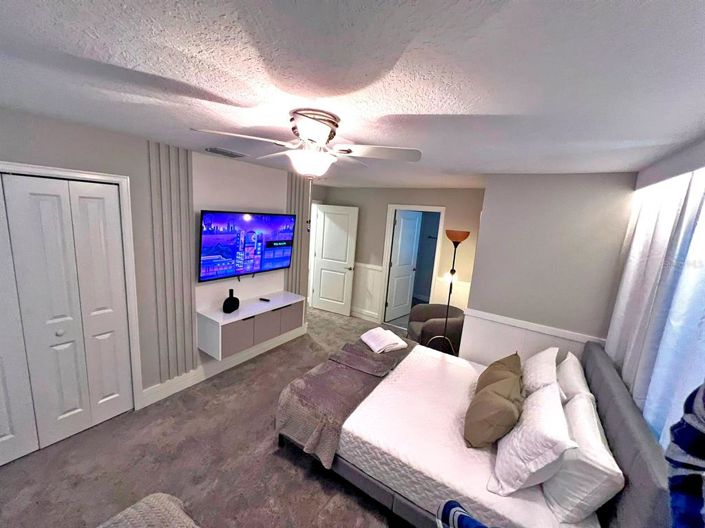 Image No.28-5 Bed Townhouse for sale