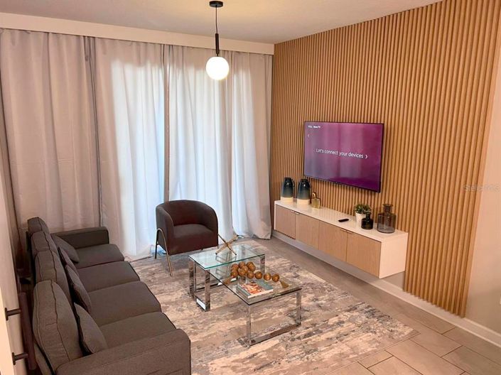 Image No.8-5 Bed Townhouse for sale