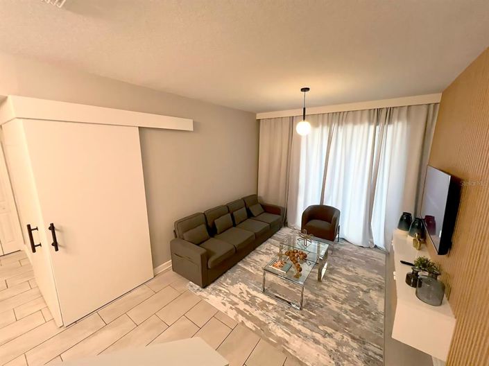 Image No.9-5 Bed Townhouse for sale