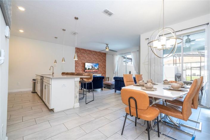 Image No.10-4 Bed Townhouse for sale