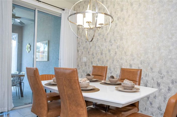 Image No.12-4 Bed Townhouse for sale