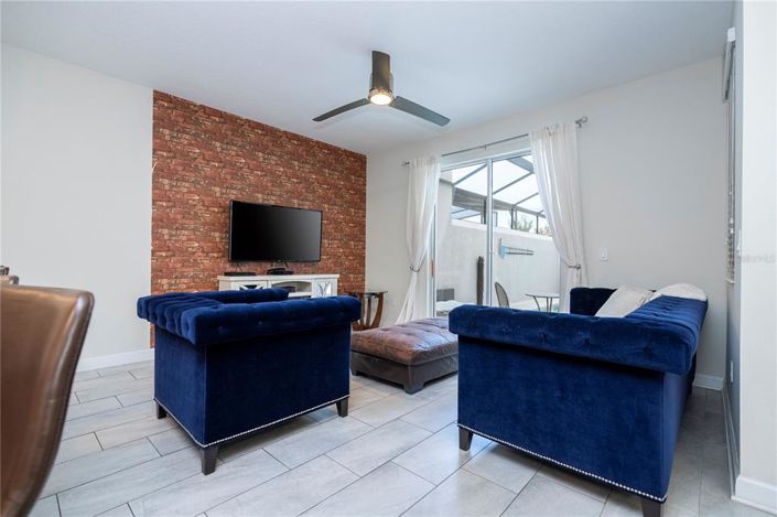 Image No.17-4 Bed Townhouse for sale