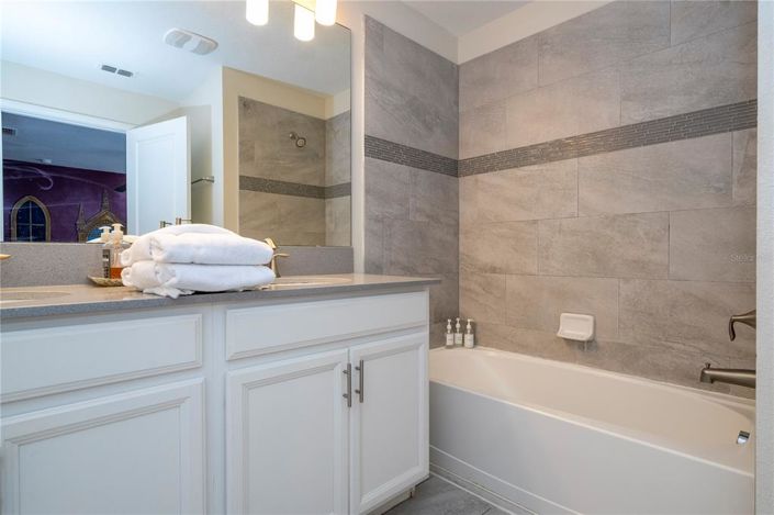 Image No.43-4 Bed Townhouse for sale