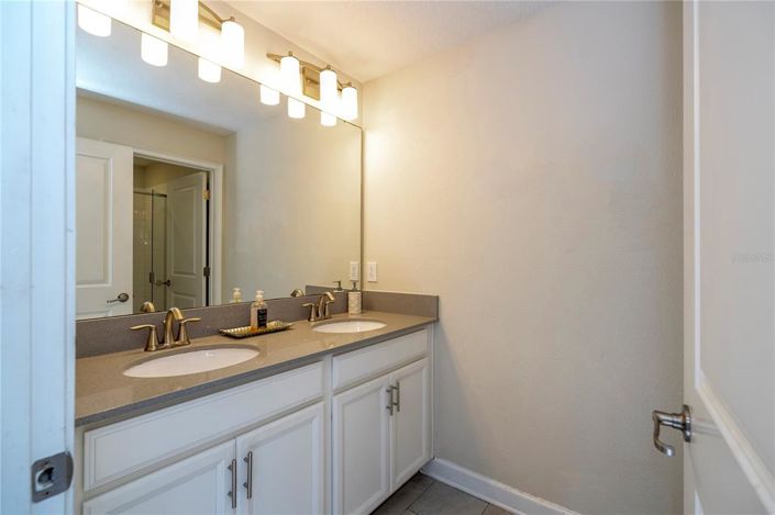 Image No.56-4 Bed Townhouse for sale