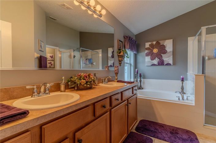 Image No.17-3 Bed Property for sale