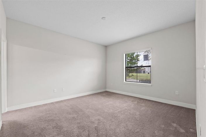 Image No.16-6 Bed Property for sale