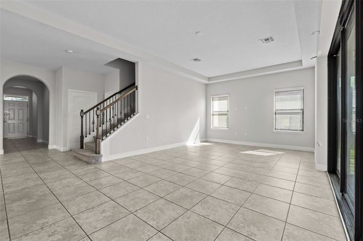 Image No.22-6 Bed Property for sale