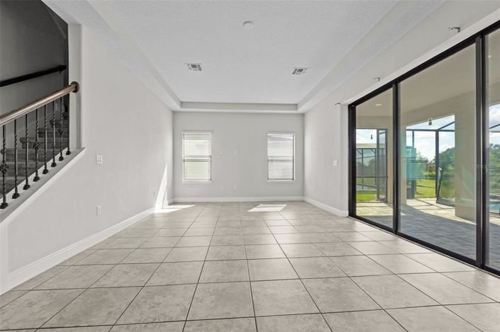 Image No.24-6 Bed Property for sale