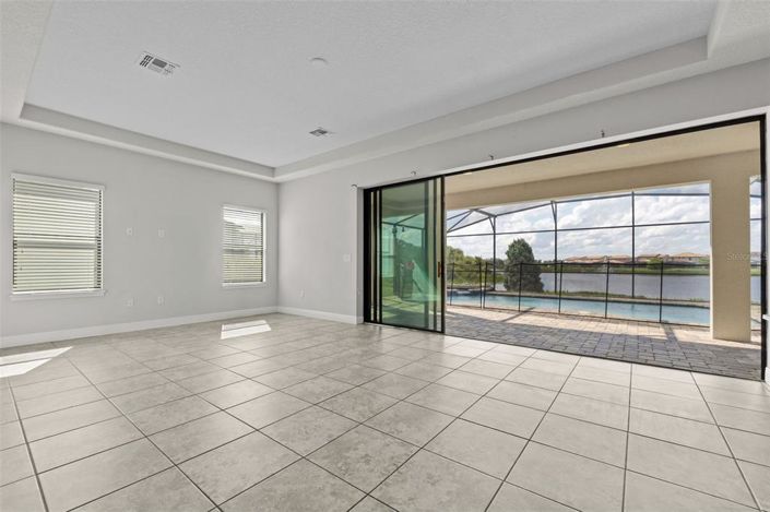 Image No.25-6 Bed Property for sale