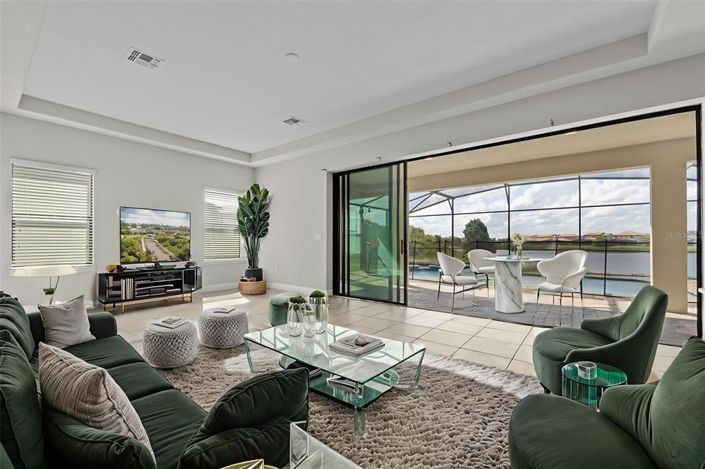 Image No.26-6 Bed Property for sale