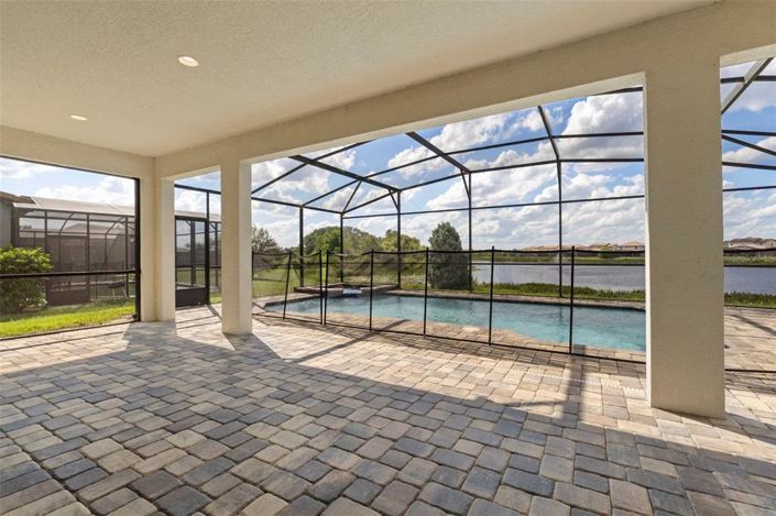 Image No.27-6 Bed Property for sale