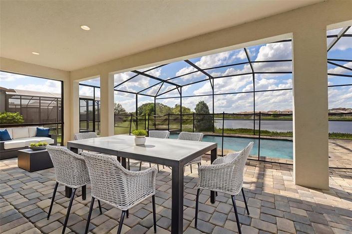 Image No.28-6 Bed Property for sale